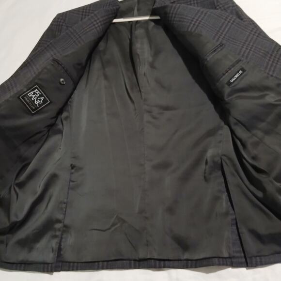 Jos.A.Bank Traveler Tailored-fit 48 Long WOOL Grey/maroon window pane plaid - Picture 6 of 15